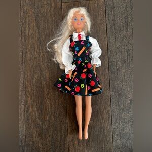 1988‎ hasbro doll in school dress